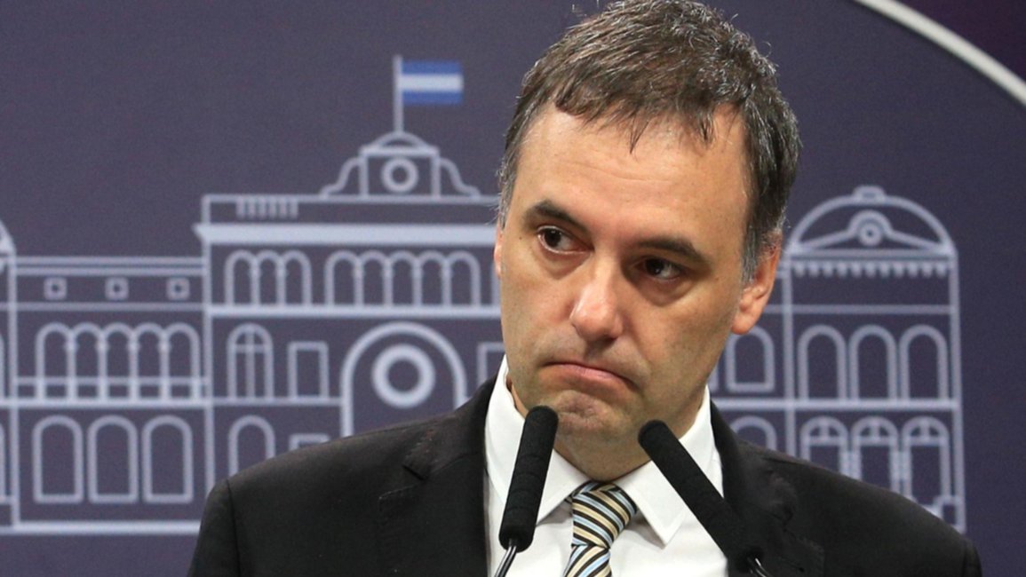 Polémica en la Secretaría que maneja Manuel Adorni, donde hay más de 200 empleados
