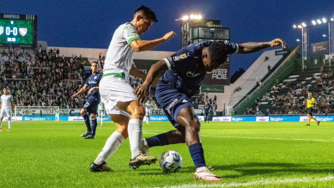 Con polémica, Independiente y Banfield completaron su partido y repartieron puntos