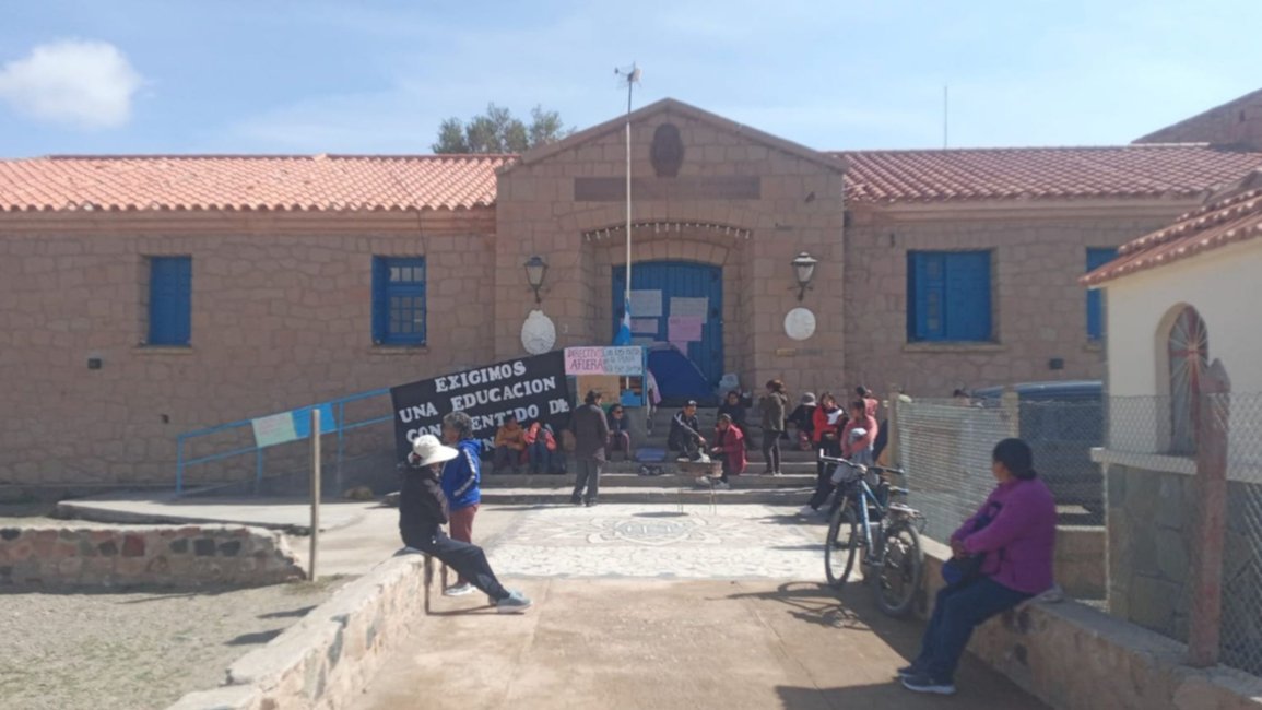 San Antonio de los Cobres: Padres volvieron a tomar la escuela Hogar 