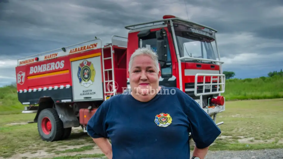 Elía Márquez:  la mujer bombera que lucha, rescata y lidera con valentía