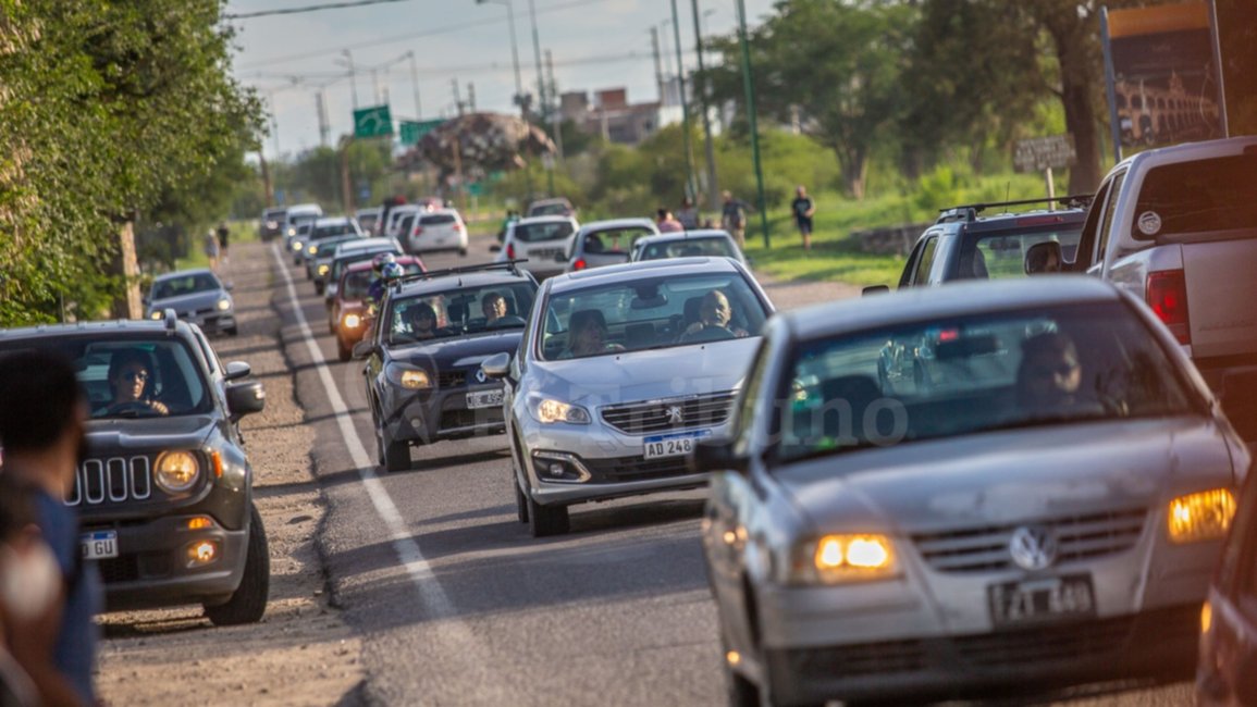 Acceso a Vaqueros: La radiografía de un caos vehicular que crece