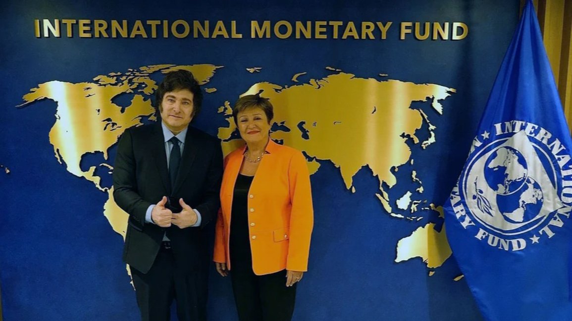 Milei firmó el decreto para acordar con el FMI y confía en que el Congreso no lo rechace