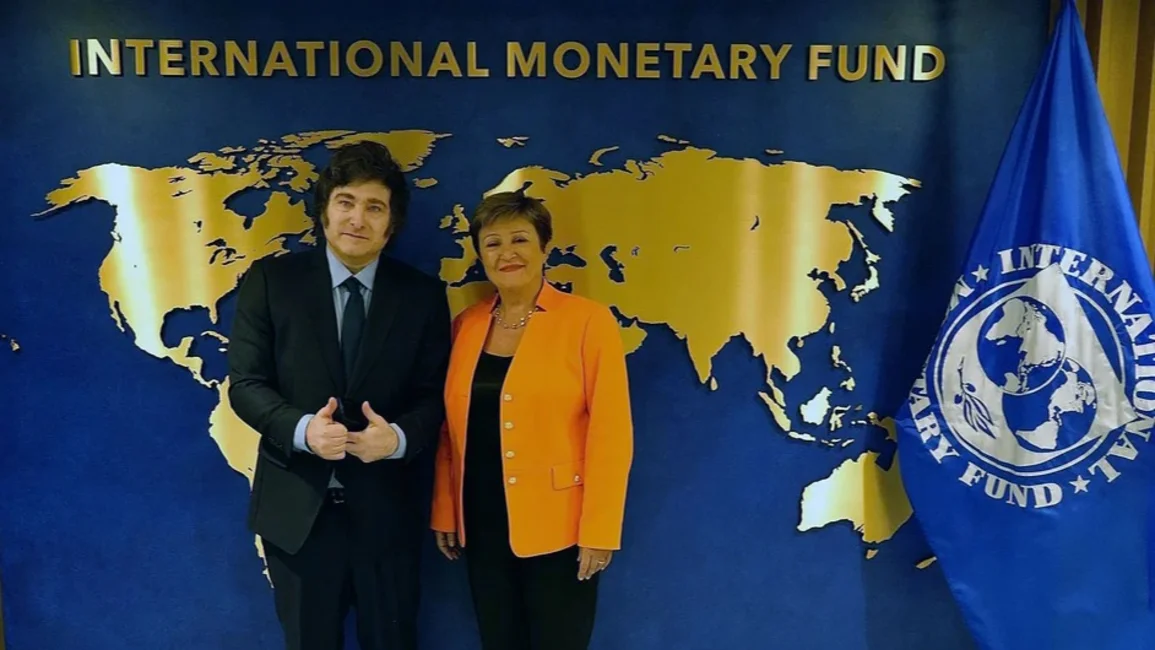 Milei firmó el decreto para acordar con el FMI y confía en que el Congreso no lo rechace