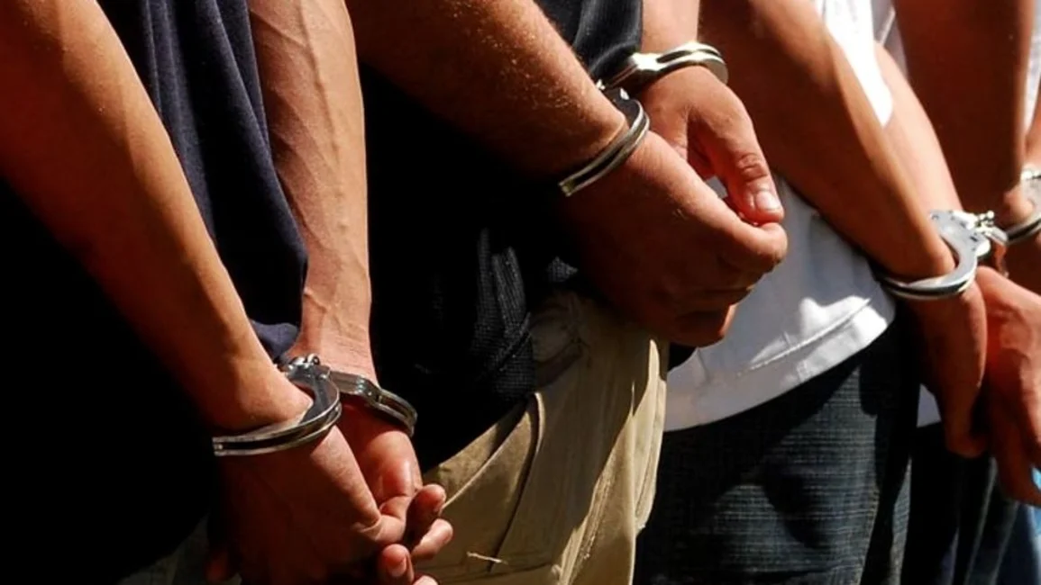 Detienen a tres hombres por venta de droga
