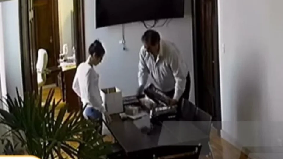 VIDEO. Se complica la situación de Kueider tras la aparición de videos de él contando fajos de dólares