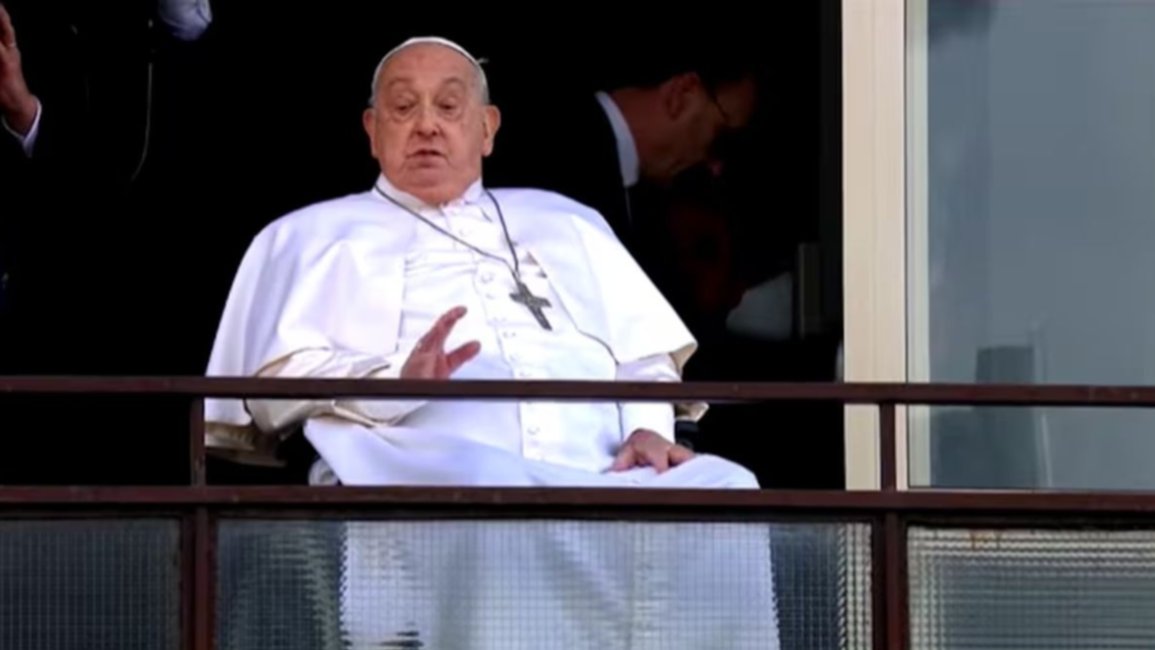 "¡Gracias a todos!": el papa Francisco fue dado de alta