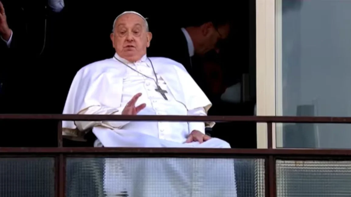 "¡Gracias a todos!": el papa Francisco fue dado de alta