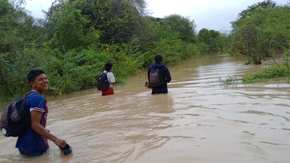 Crecida en el Bermejo. La lluvia permanente complica la asistencia en Rivadavia Banda Sur