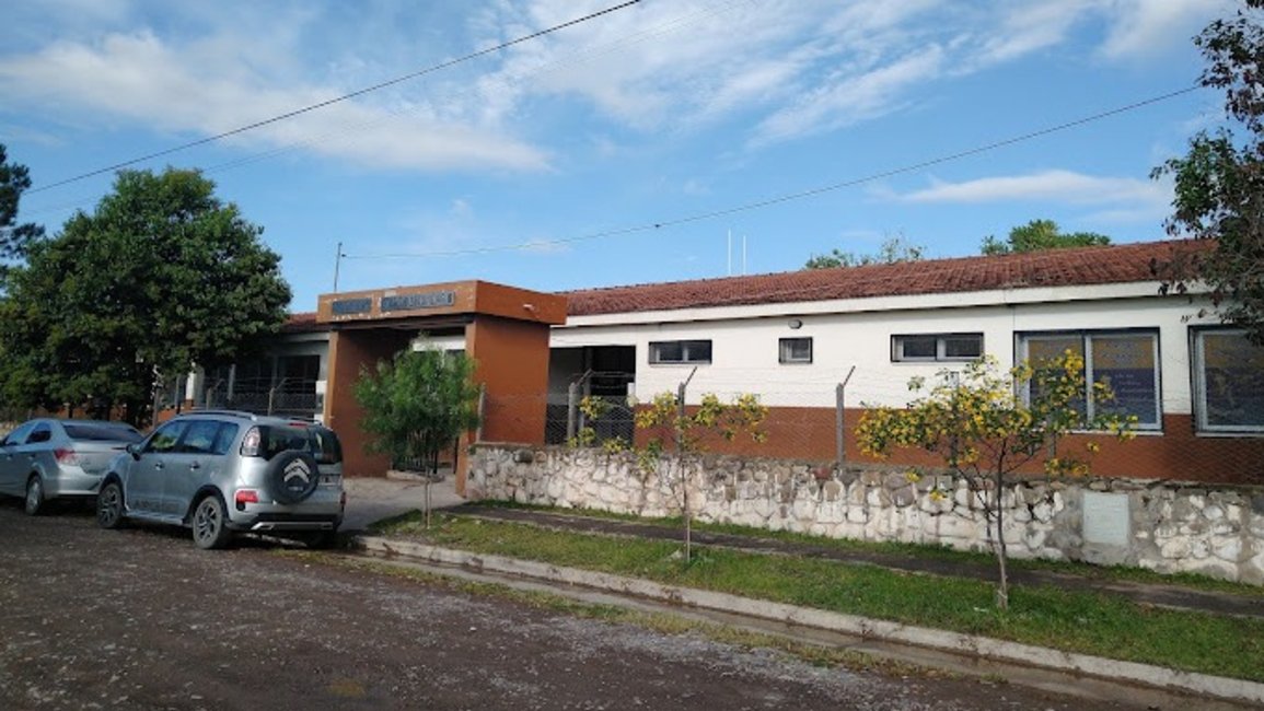 Villa Esmeralda: investigan al chico que ingresó a la escuela con un machete por lesiones, amenazas y daños
