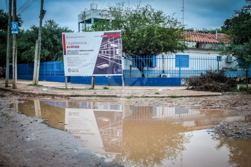 La lluvia no cesa: rutas cortadas y pueblos incomunicados
