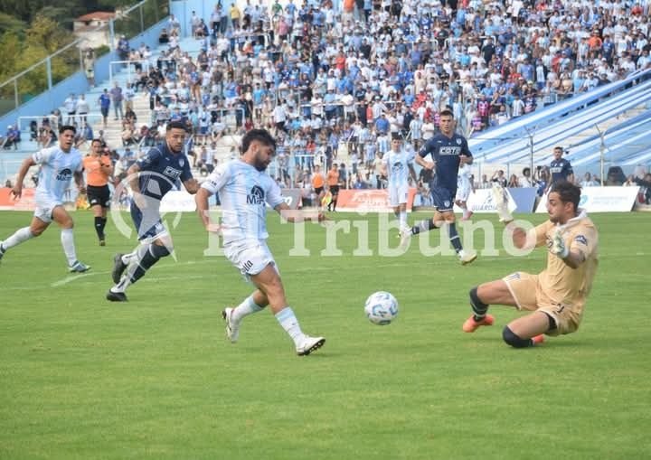 A Gimnasia y Tiro se le escapó el triunfo frente a Tristán Suárez y empató 1 a 1- A Gimnasia y Tiro se le escapó el triunfo frente a Tristán Suárez y empató 1 a 1