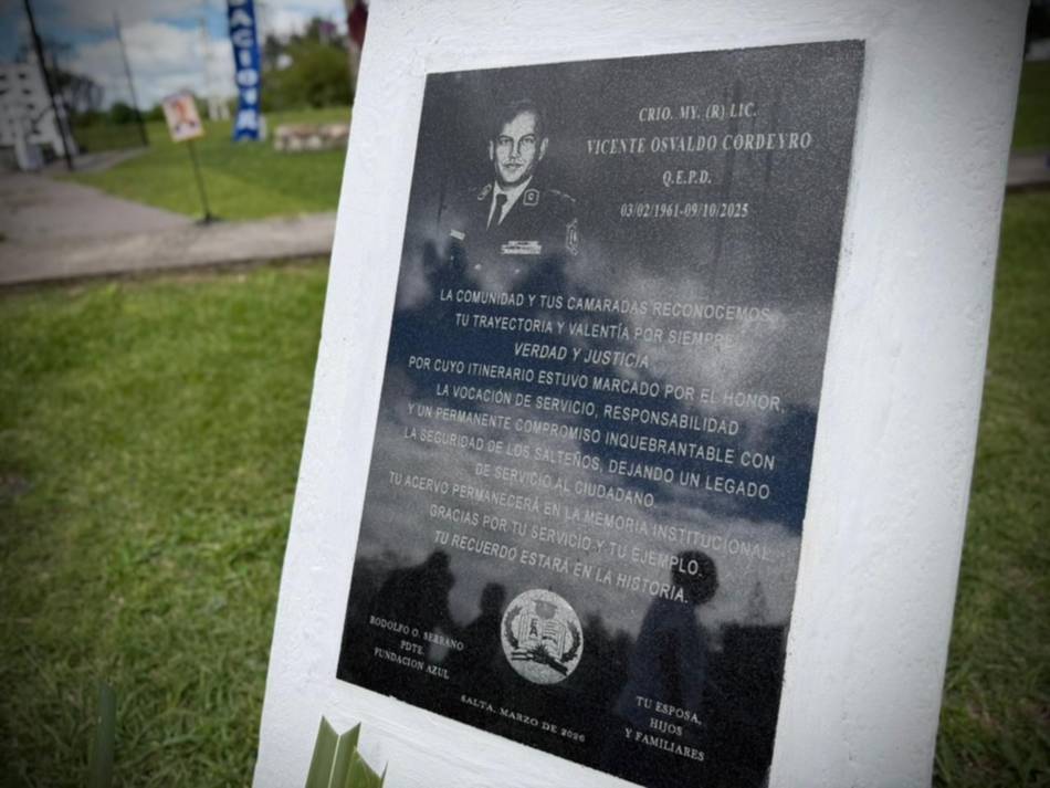 VIDEO. “Nosotros seguimos pidiendo verdad y justicia”: emotivo homenaje a Vicente Osvaldo Cordeyro y Néstor Piccolo