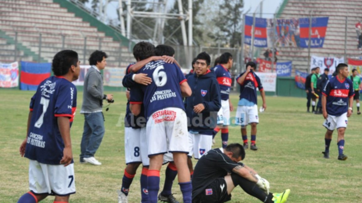 Mitre-Juventud, en un inicio de lujo en el arranque del fútbol doméstico