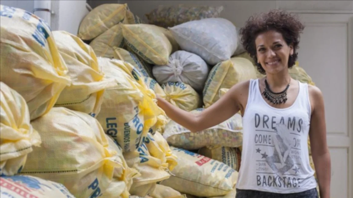 Juntan 330 bolsas de tapitas solidarias
