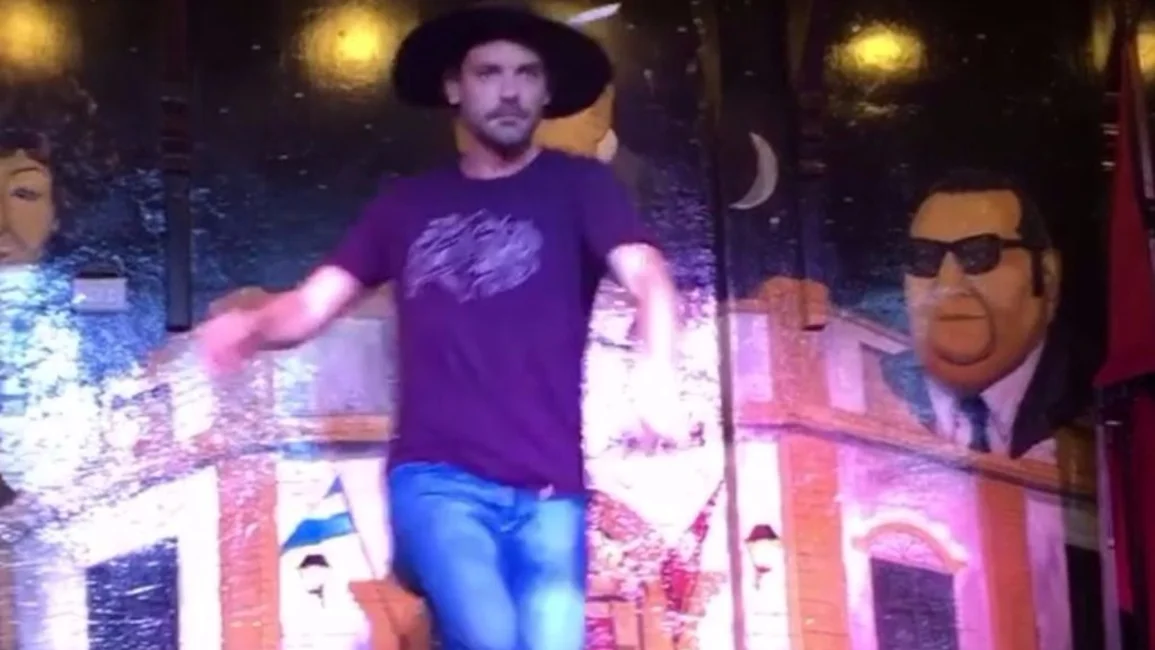 Peter Alfonso se animó a un zapateo en el boliche Balderrama