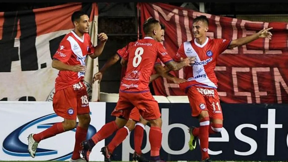El líder Argentinos Juniors visitará a un entonado Douglas Haig en Pergamino