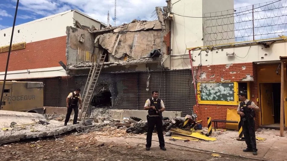Con arsenal de guerra robaron un  motín millonario en Ciudad del Este