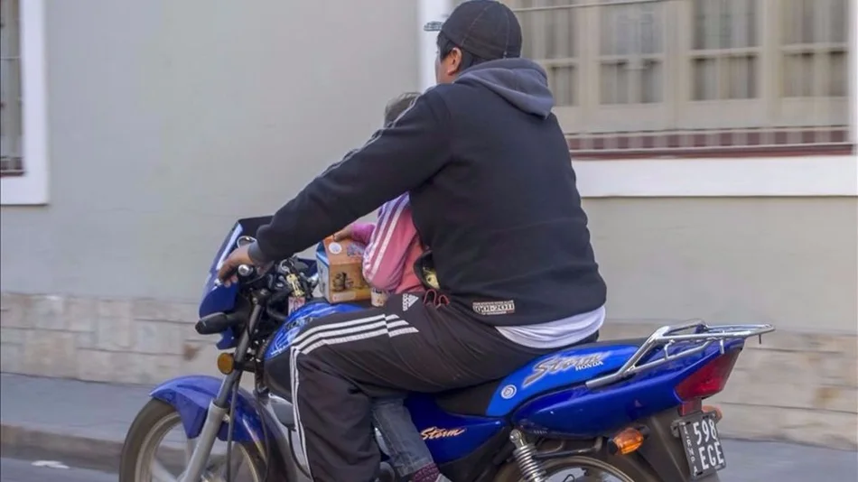 El 73% de las muertes en  moto, por golpes en la  cabeza	