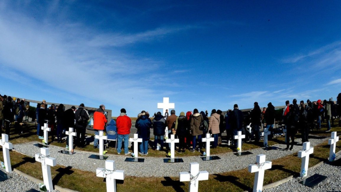 ETS030418-007N01-Habló el coronel  británico que  sepultó soldadosargentinos