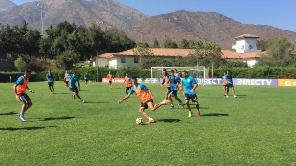 Racing pone en juego la punta en Chile