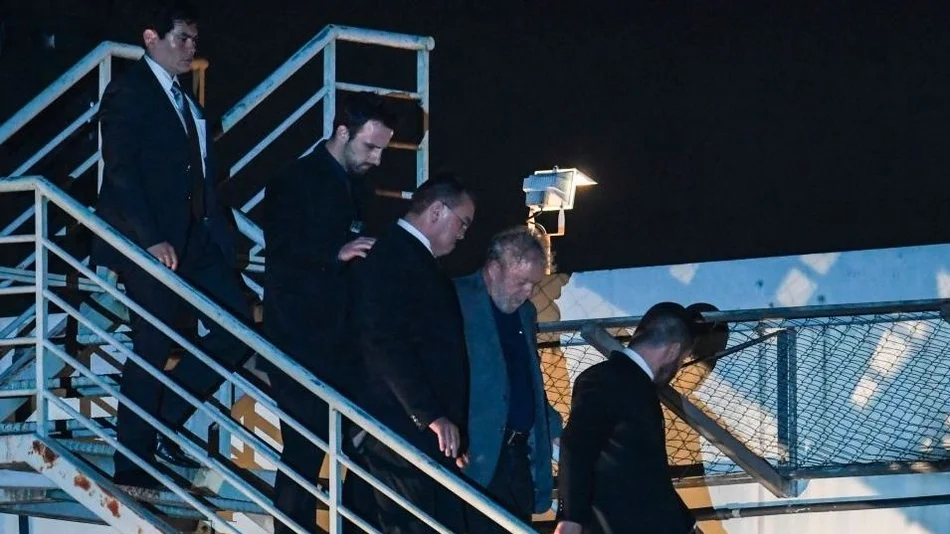 Lula pasó su primer día en la cárcel, tranquilo pero aislado