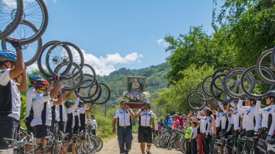 Hoy los bicipolicías de Salta honran a su santa patrona, Maddona de Guisallo