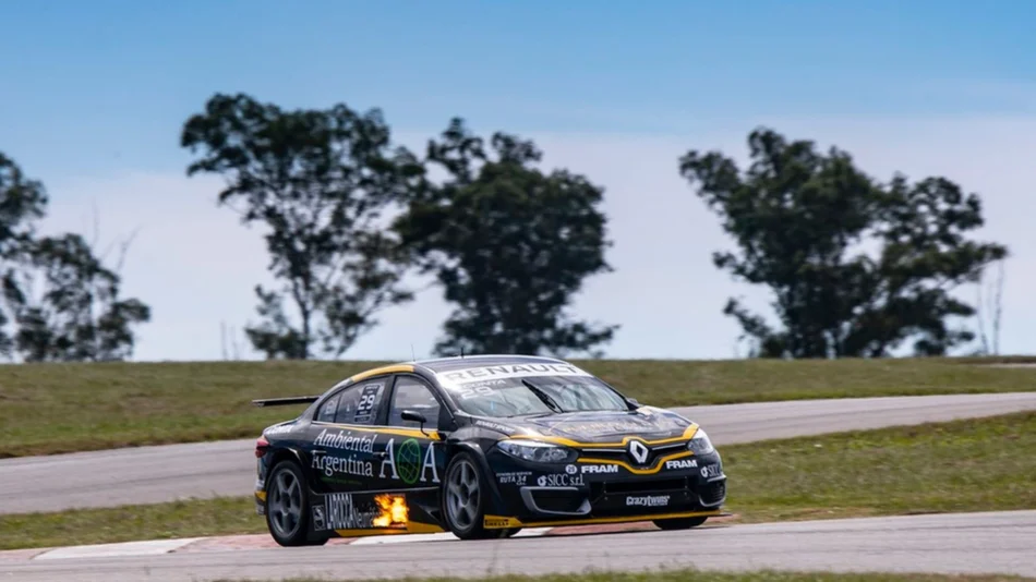 Facu Conta dio sus primeros giros para Renault Sport