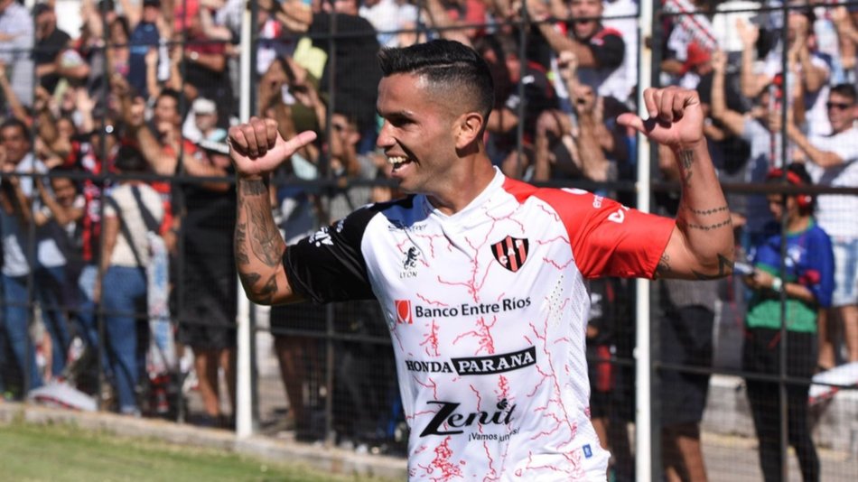 Patronato le ganó a Argentinos y se salvó del descenso