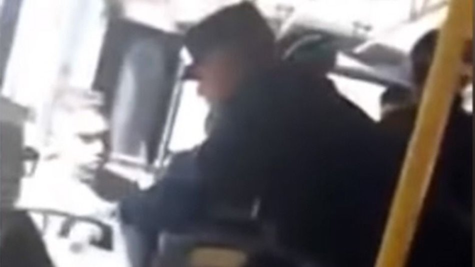 Exigen no bajar  a nadie del colectivo,  tenga o no tarjeta	 