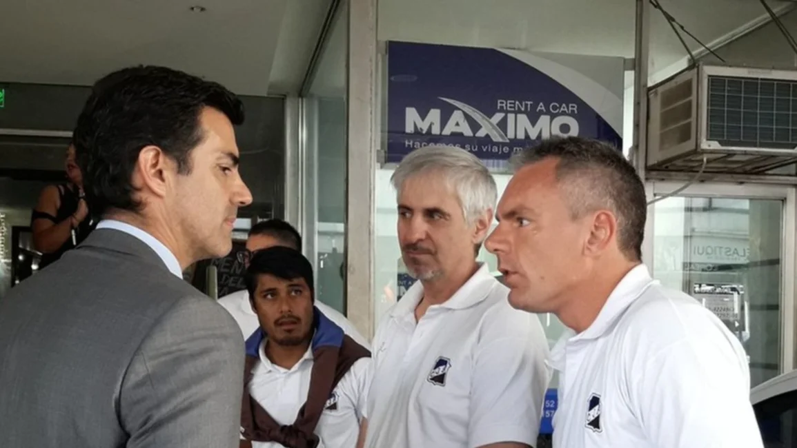 Urtubey visitó la concentración de Juventud horas antes de su histórico partido