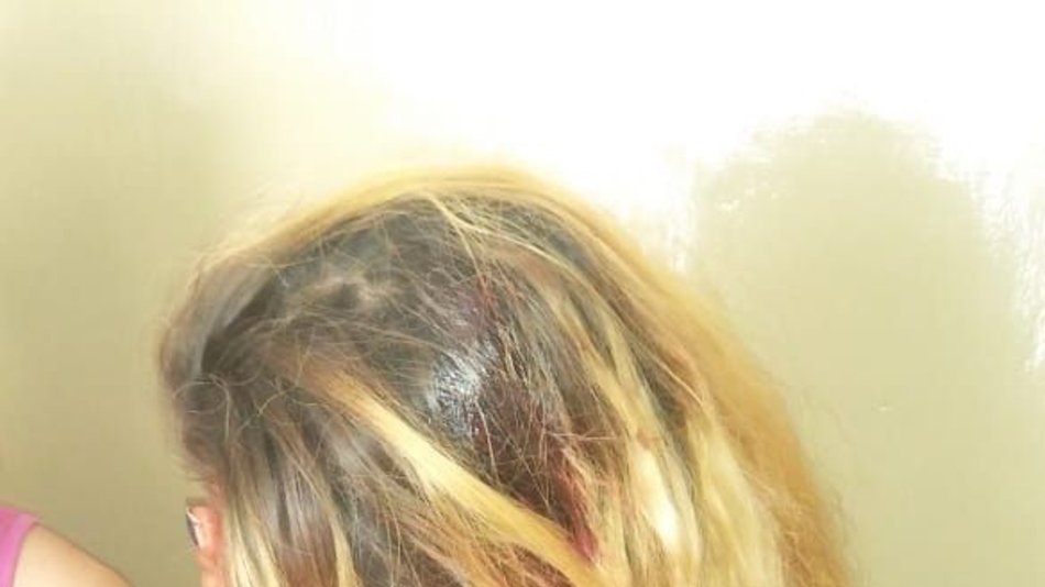 Acusaciones cruzadas entre una joven trans y la Policía