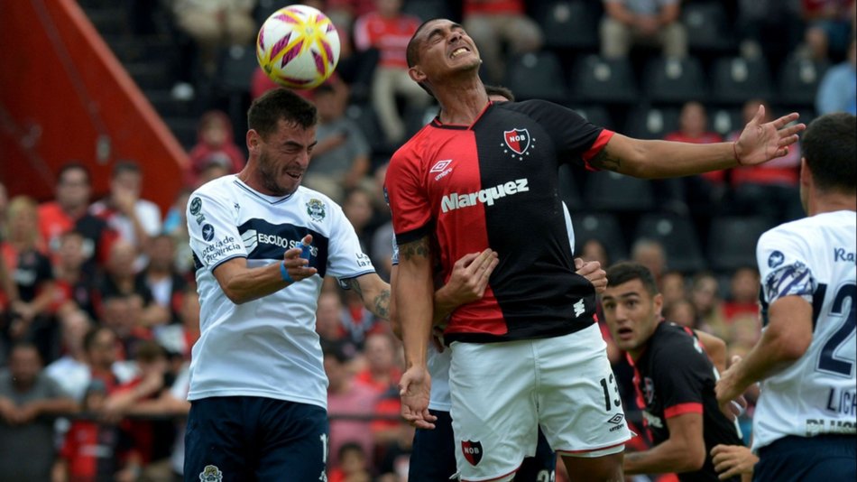 Gimnasia LP dio vuelta la serie y se metió en octavos