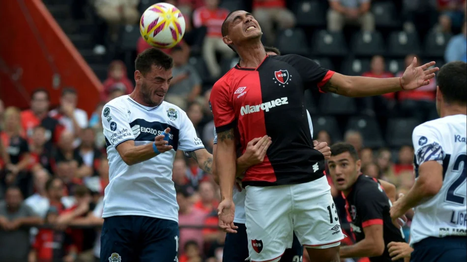 Gimnasia LP dio vuelta la serie y se metió en octavos