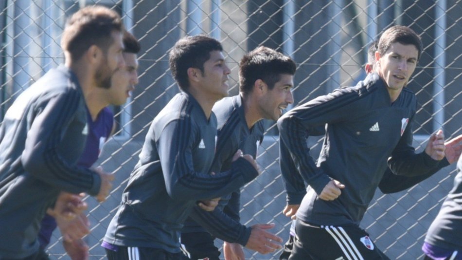 Gallardo mantiene la incógnita de su once titular