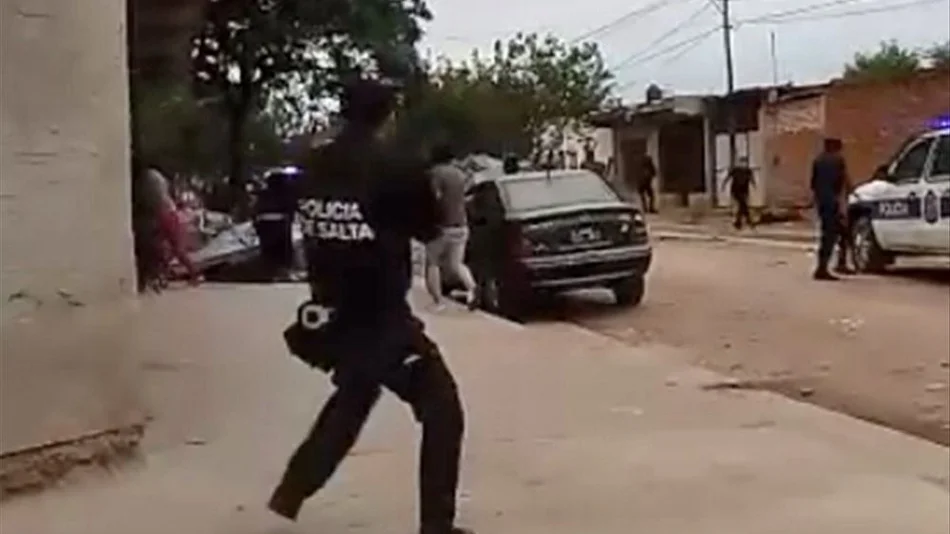 Una ingesta  alcohólica  callejera culminó  en una batalla 