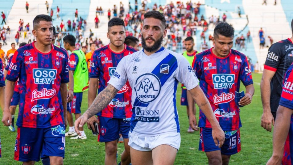 El fútbol del interior, más castigado y postergado por el efecto pandemia