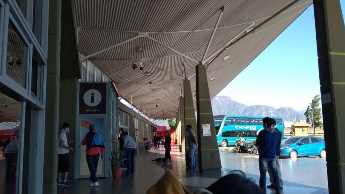 Dramática situación de estudiantes salteños varados en La Rioja