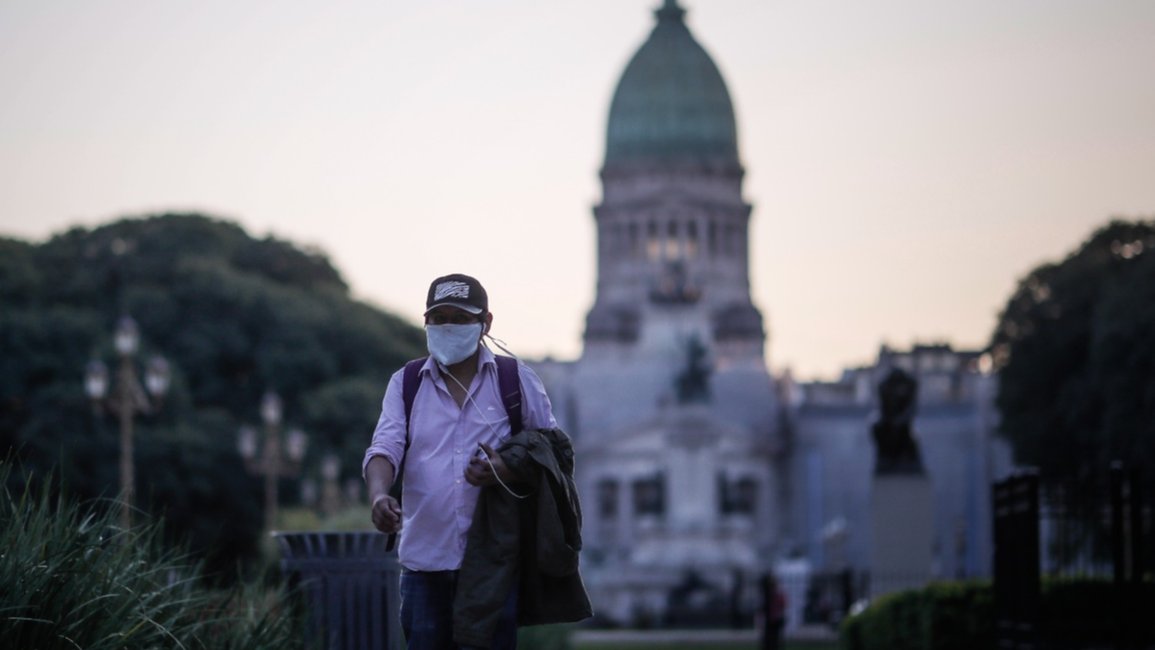 Volverán a trabajar abogados,  contadores y la construcción