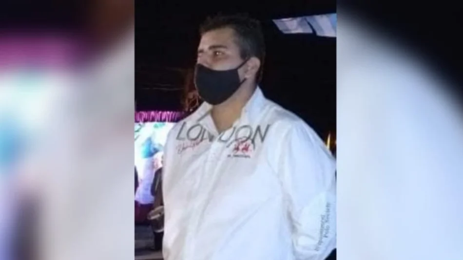 Escrachan a un concejal por usar ropa con alusiones a Inglaterra en el acto por Malvinas