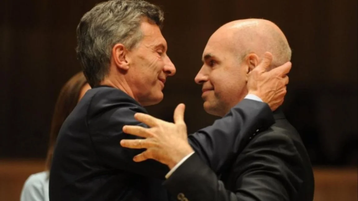 Para el Gobierno, Macri "es el jefe de la oposición" y le marca la cancha a Larreta