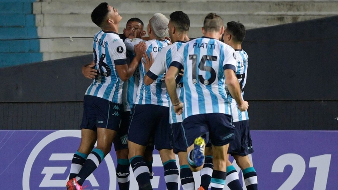 VIDEO. Agónico y heroico triunfo de Racing para acomodarse en la Copa