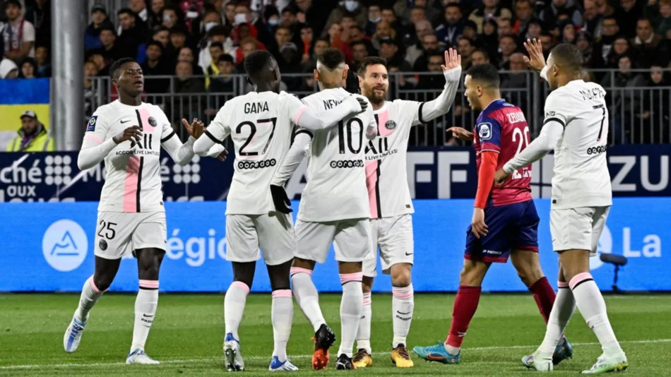 Messi estuvo inspirado, el PSG goleó 6-1 al Clermont y se acerca al título