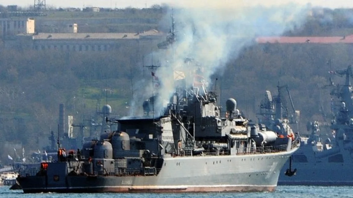 Se hundió un buque insignia de Rusia: Moscú y Kiev cruzan declaraciones sobre las razones