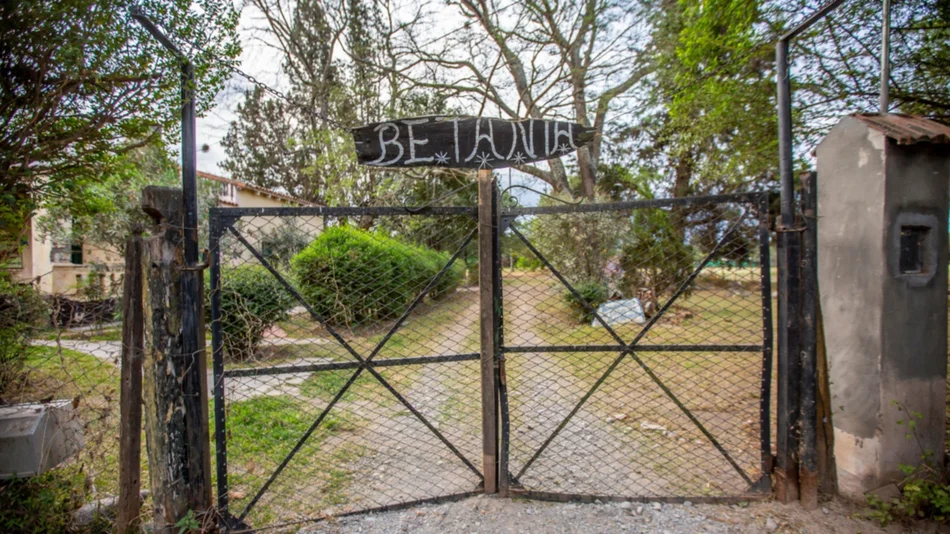 Disputa de pastores y juicio de desalojo en el cierre de la Asociación Betania