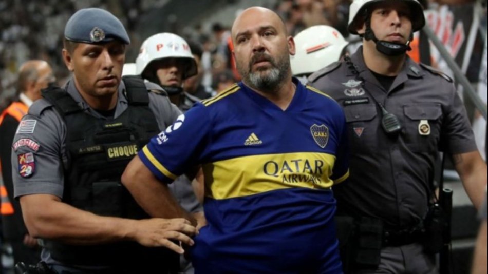 Detuvieron a un hincha de Boca en Brasil por gestos racistas a la hinchada de Corinthians
