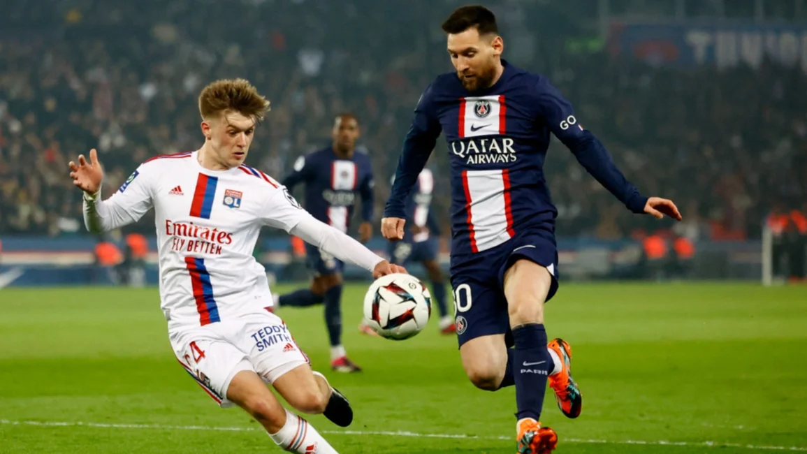 VIDEO. El PSG perdió con el Lyon: silbaron a  Messi en el Parque de los Príncipes