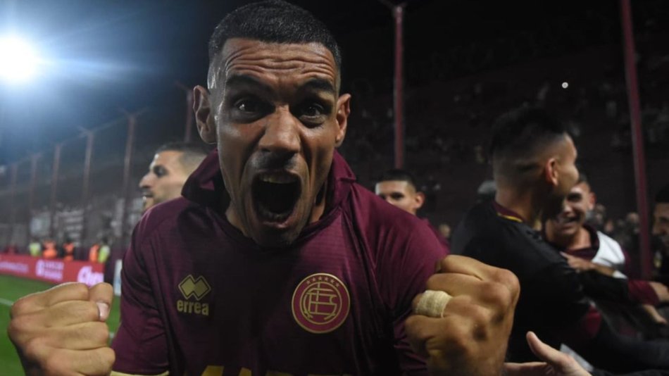 Lanús fue contundente, goleó a Arsenal y se acerca a la punta