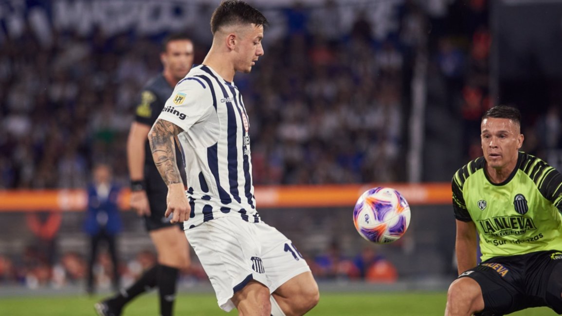 VIDEO. Talleres goleó al débil Barracas y quedó cerca de River: mirá cómo está la tabla
