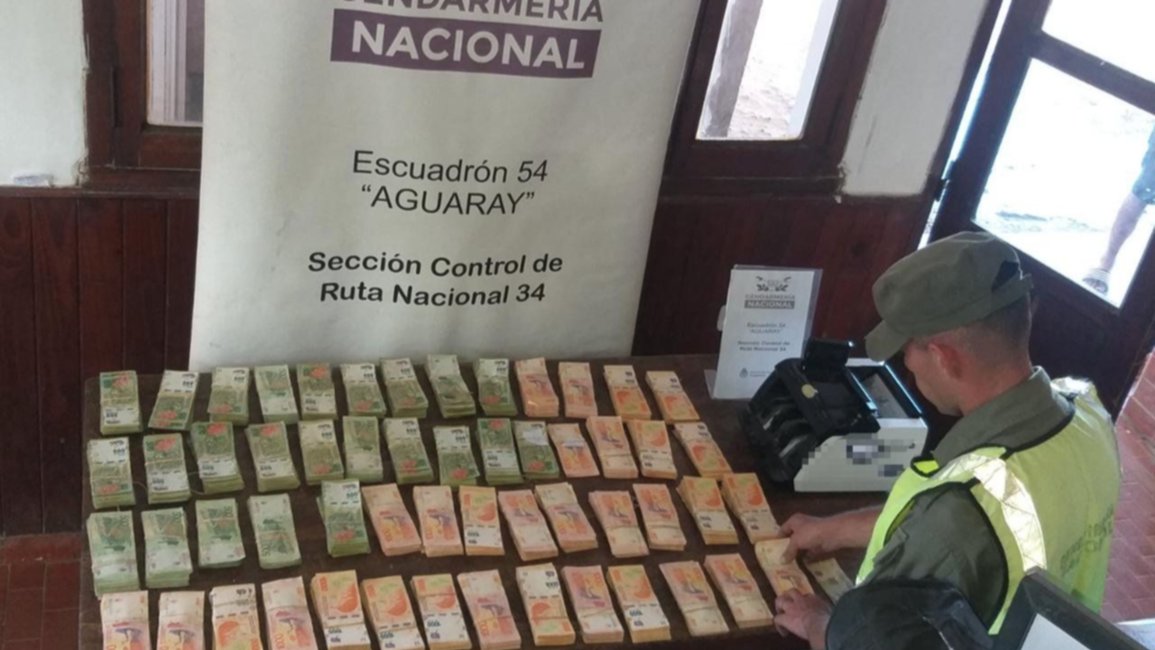 Circulaba con más de cuatro millones de pesos sin aval legal