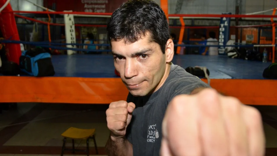 Rocky Medina vuelve a subirse al cuadrilátero